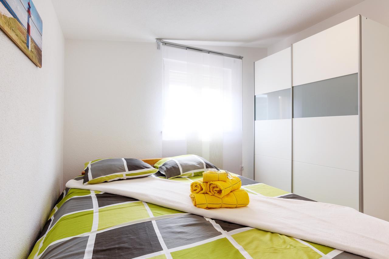 Studio Apartment Maslina Gornji Karin Eksteriør billede