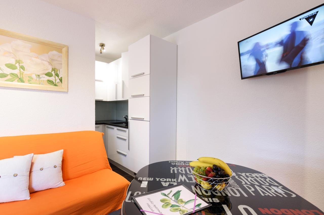 Studio Apartment Maslina Gornji Karin Eksteriør billede