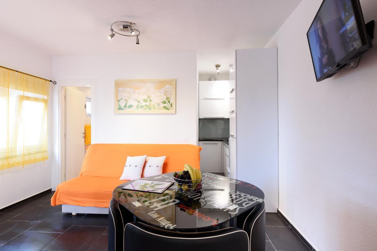 Studio Apartment Maslina Gornji Karin Eksteriør billede